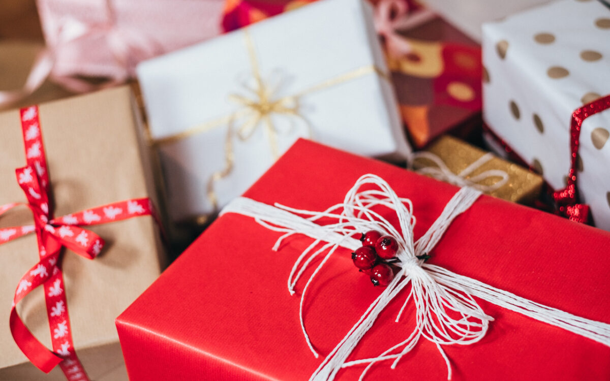 Ecco 10 regali di Natale perfetti sotto i 50 euro per la vostra Lei…