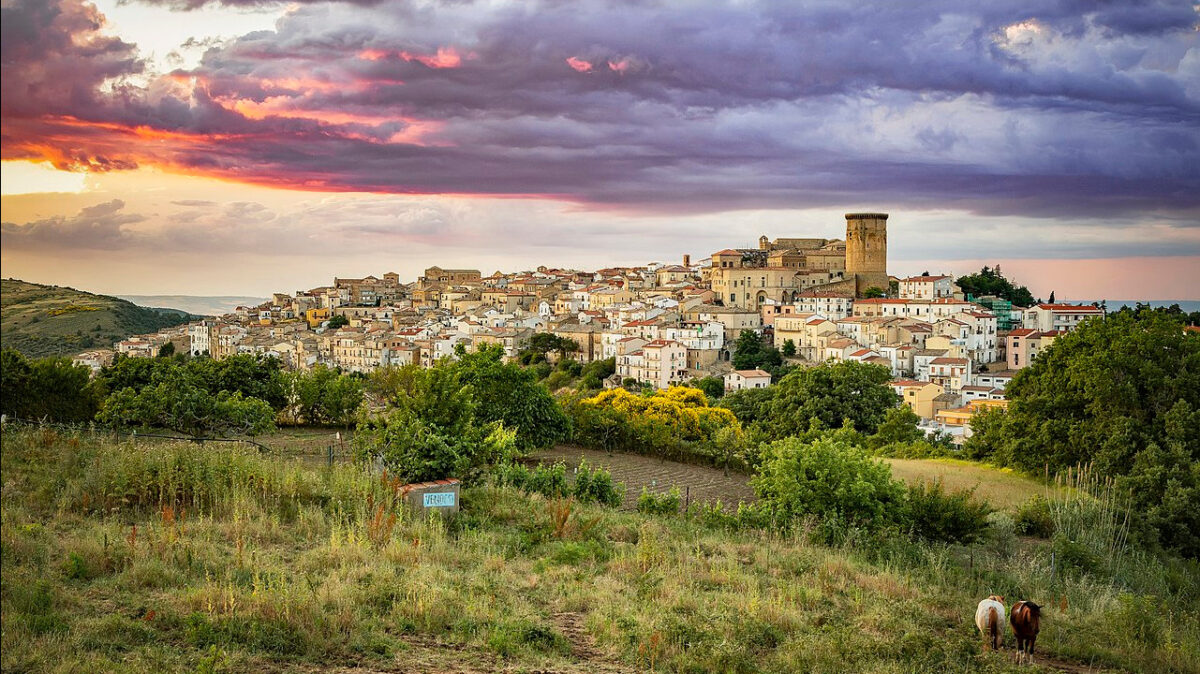 Un borgo che è anche una città, ecco l’antica Arabia della Basilicata…