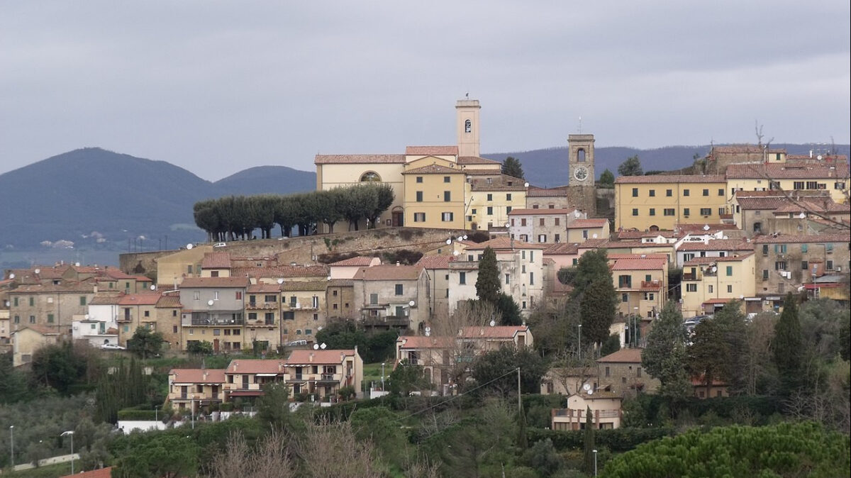 Toscana, i più bei Borghi storici della Val di Cecina