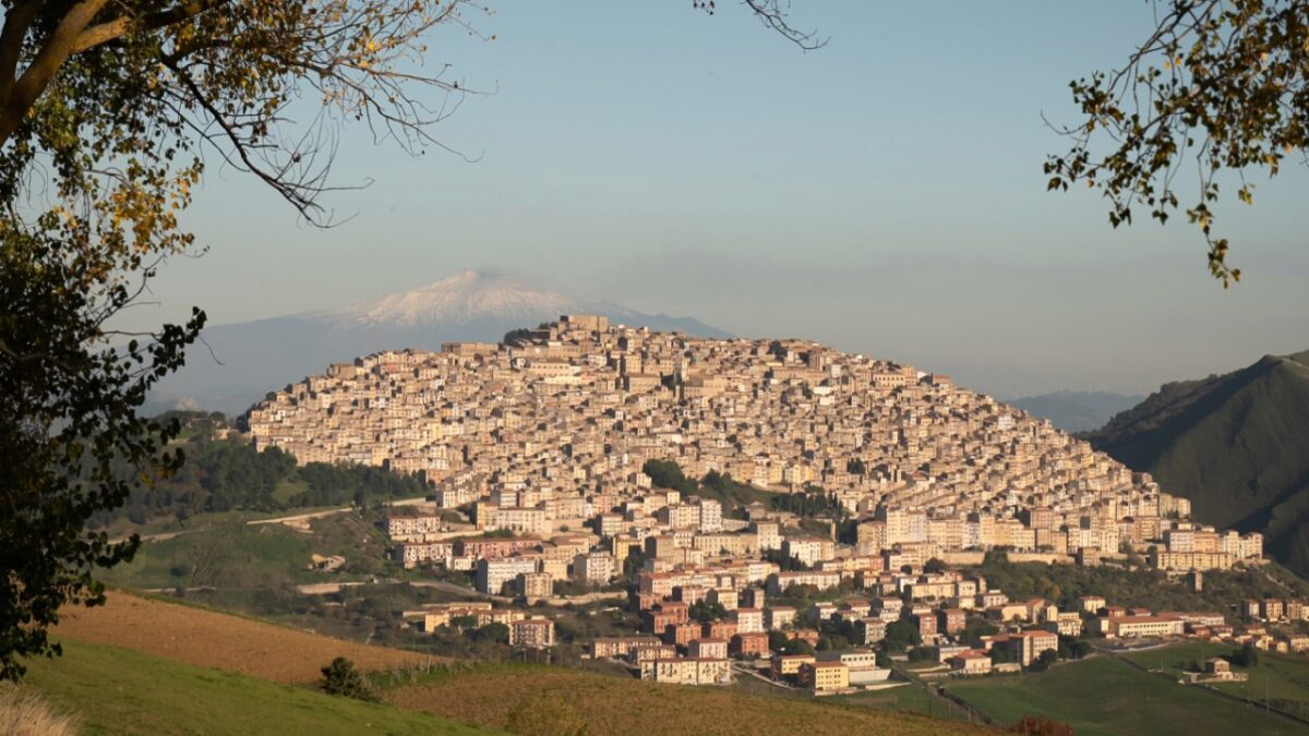 Un Borgo siciliano davvero unico, ha la forma di una Tartaruga!
