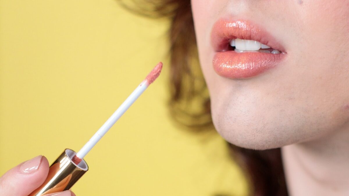 Concealer Lips, il trend 2000 torna di Moda: tutto quello che c’è da sapere…