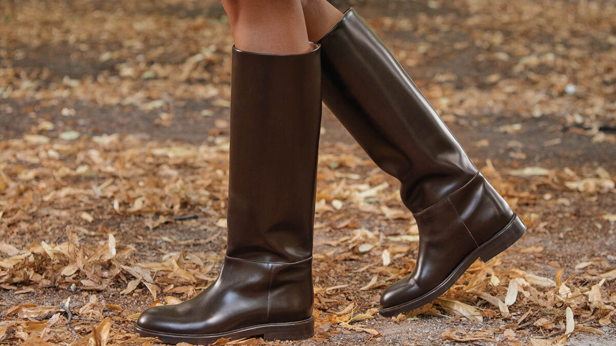 Stivali flat: i modelli senza tacco da mettere subito ai piedi