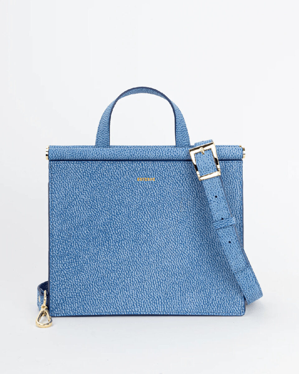 Galleria foto 'È il momento del celeste, il colore più chic del 2024' - foto 1