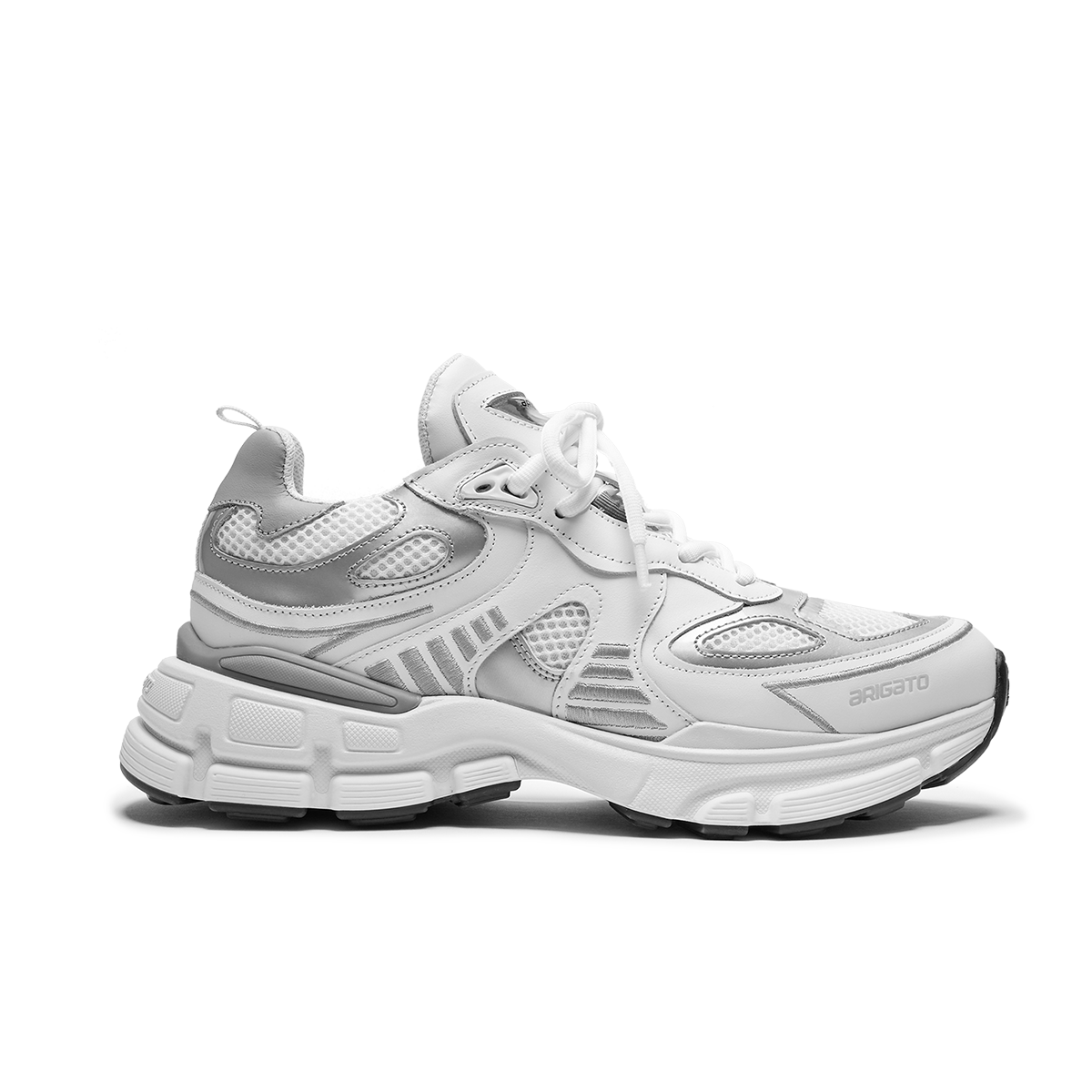 Galleria foto '5 brand di sneakers sostenibili per entrare nel nuovo anno con il piede giusto' - foto 4