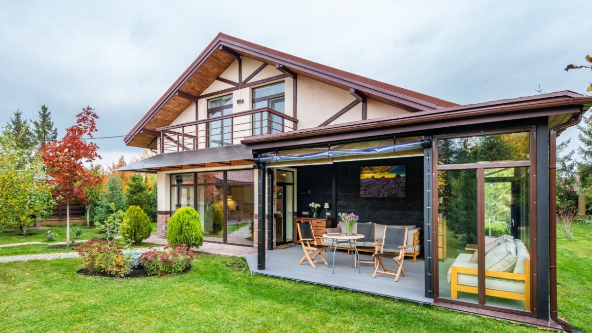 Galleria foto 'Chiusure per Esterni: vantaggi, costi e permessi' - foto 4