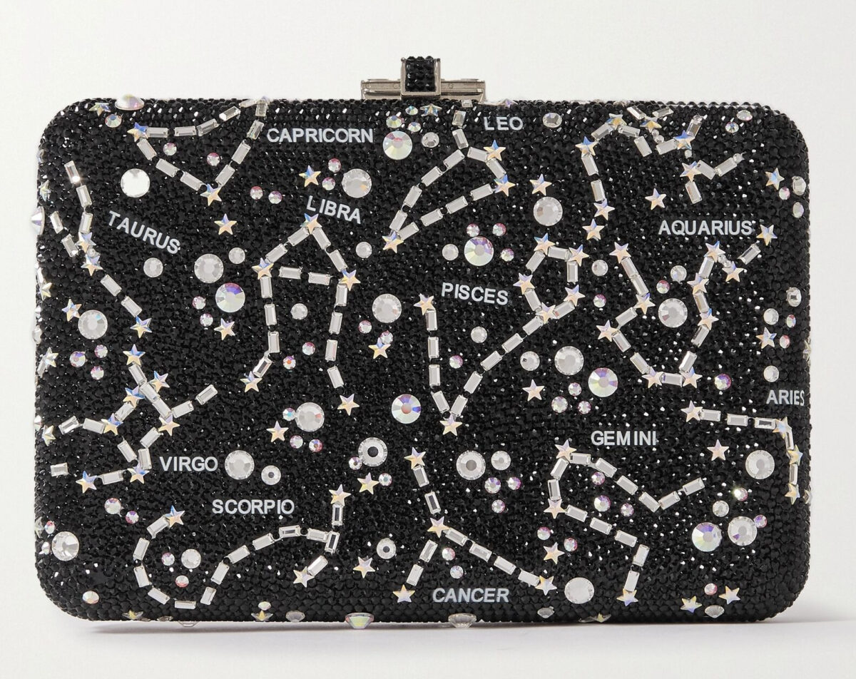 Clutch in pelle con cristalli Constellation, Judith Leiber Couture, acquistabile su Net-a-porter 