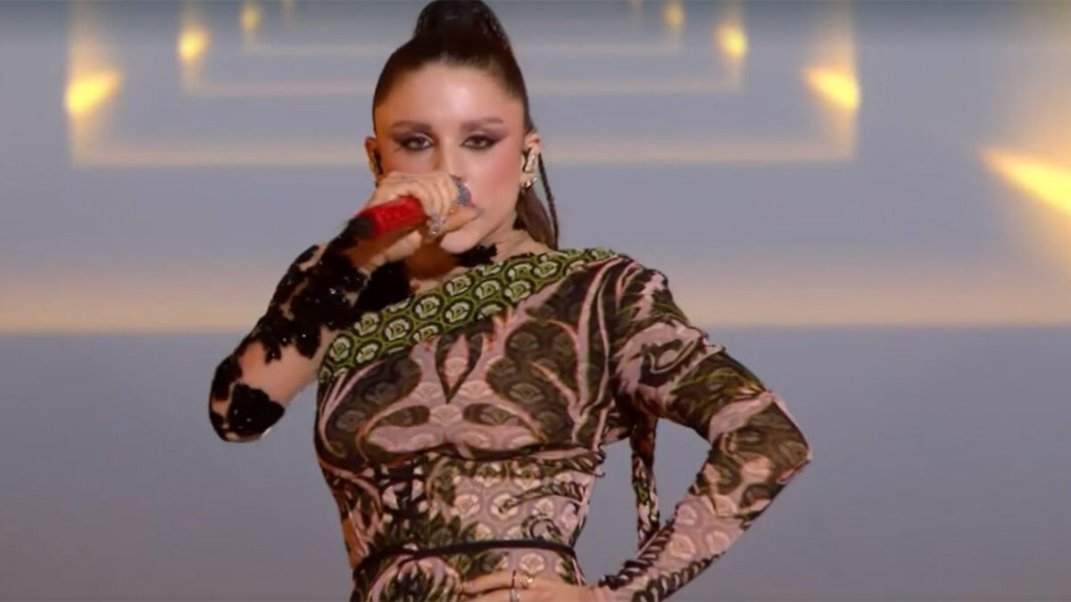 Sanremo 2024, Angelina Mango porta l’aesthetic moglie del Boss sul palco di Sanremo 2024