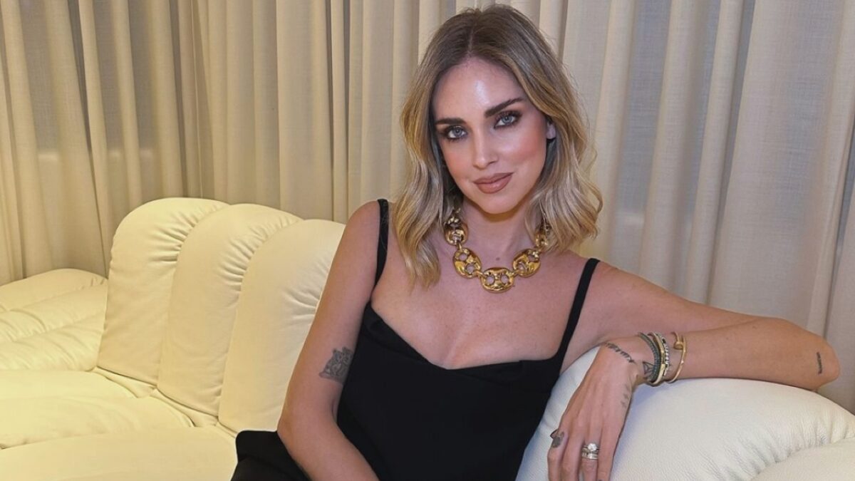 Chiara Ferragni sfoggia la preziosa borsa da oltre 20mila euro