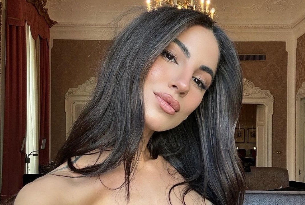 Giulia De Lellis sceglie la Chanel super chic che costa un occhio della testa