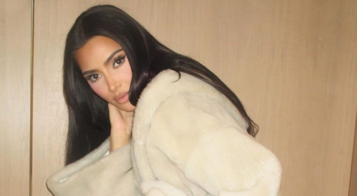 Kim Kardashian manda Instagram in tilt, la foto con Kendall Jenner è una bomba!