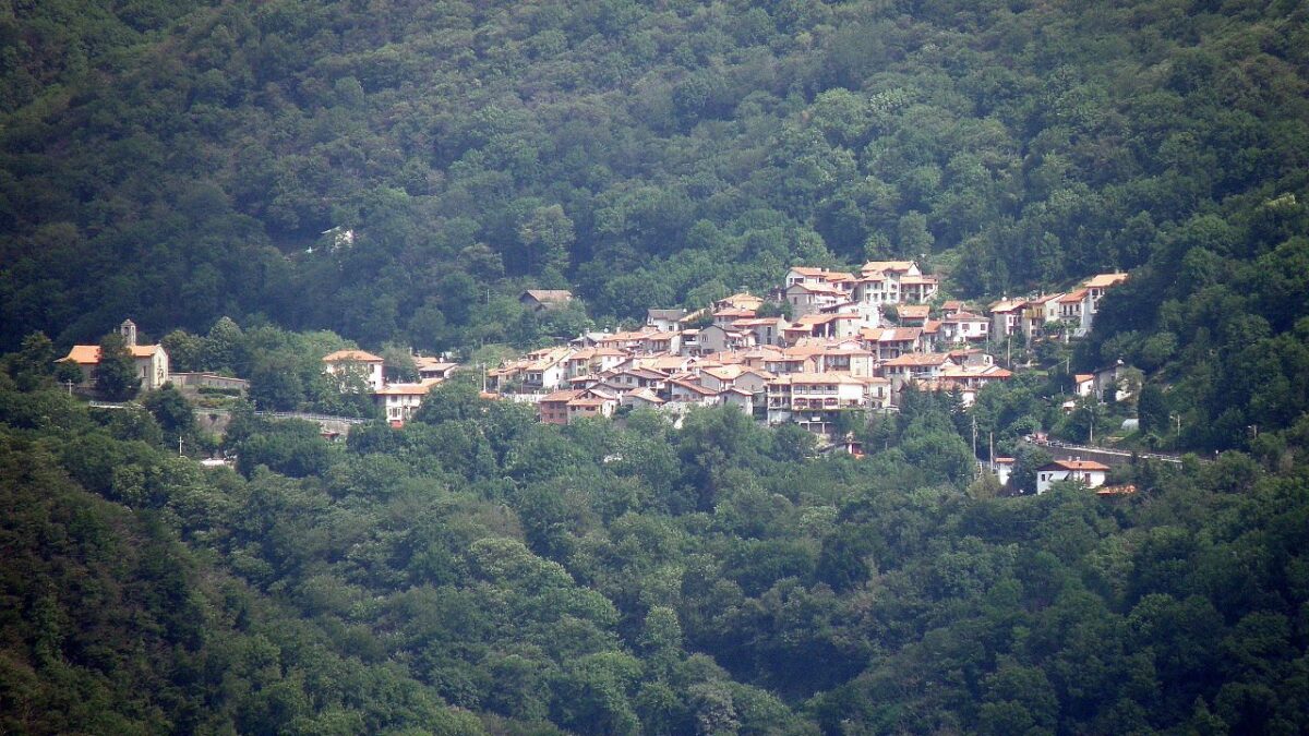 Tra murales e dipinti alla scoperta di un borgo unico in provincia di Varese