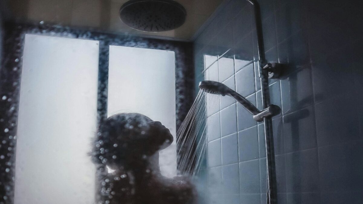 Everything Shower, la doccia in 25 step che spopola su Tik Tok