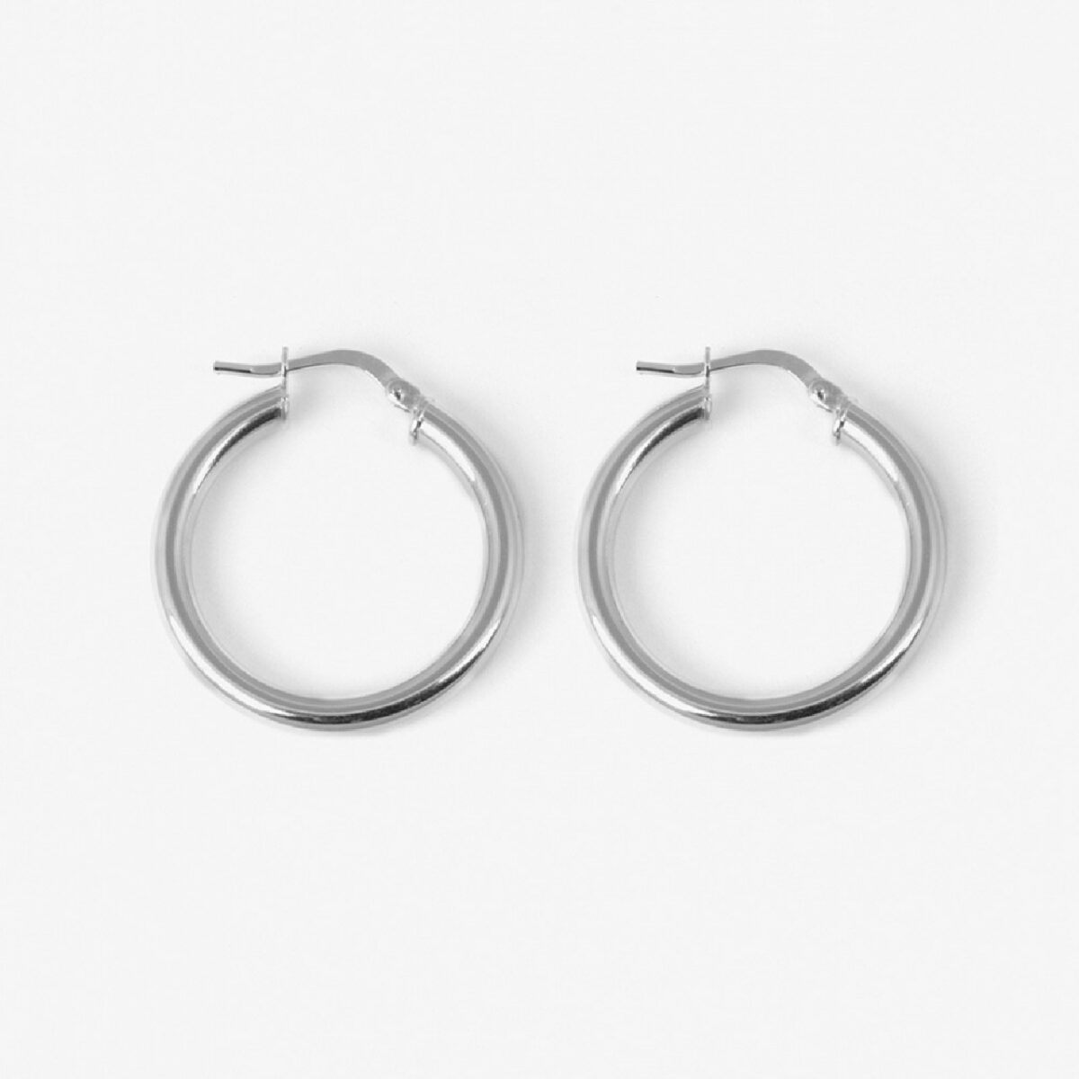 Galleria foto 'Gli orecchini a cerchio sono il big comeback di questo 2024' - foto 5