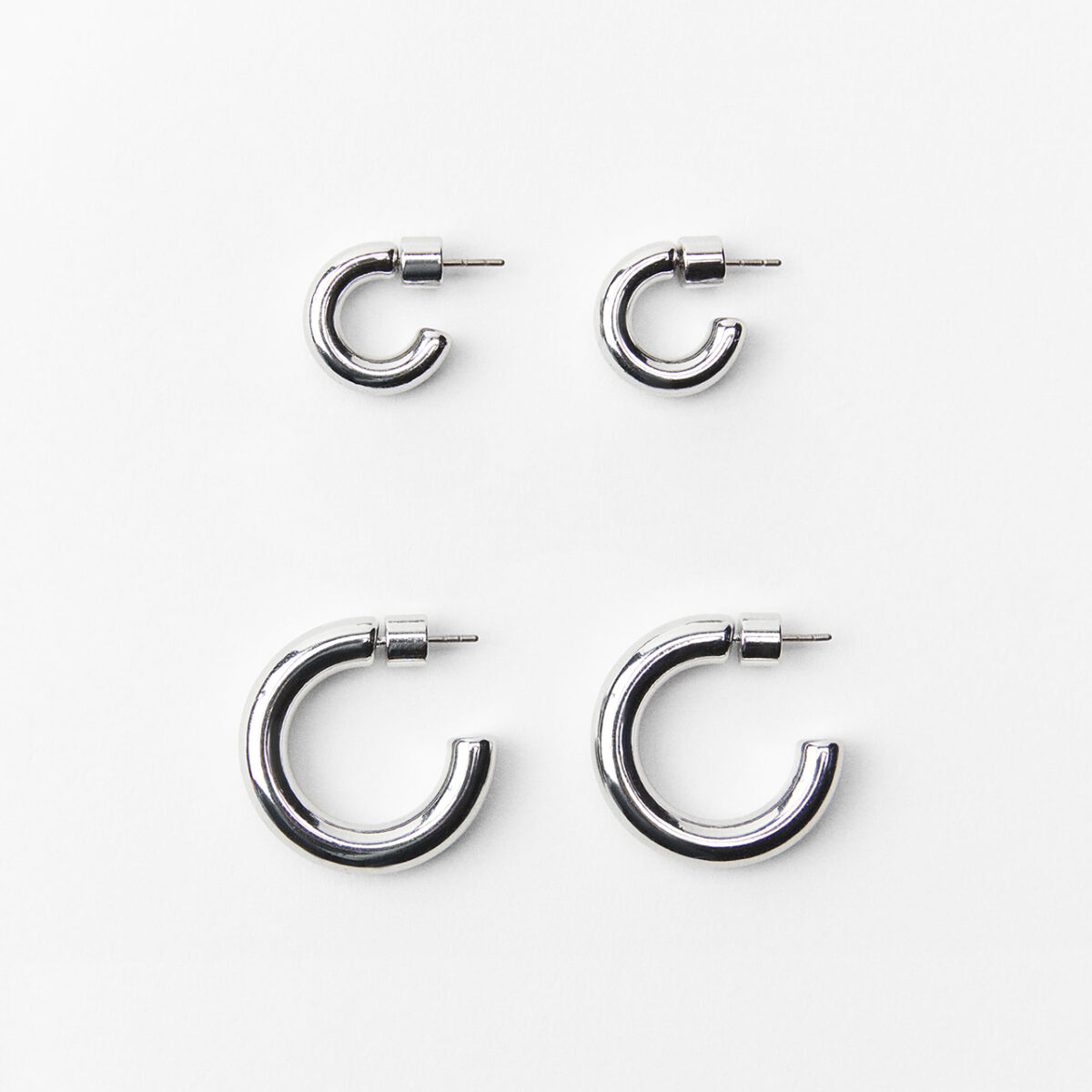 Galleria foto 'Gli orecchini a cerchio sono il big comeback di questo 2024' - foto 7