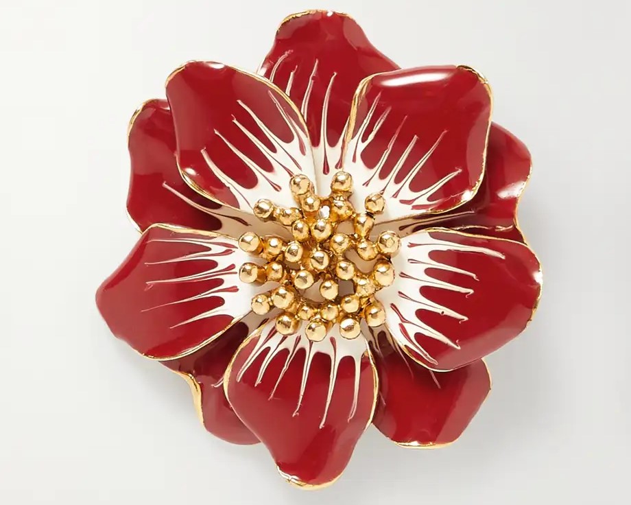 Galleria foto 'Trend Alert: sono le spille l’accessorio must maschile 2024' - foto 1