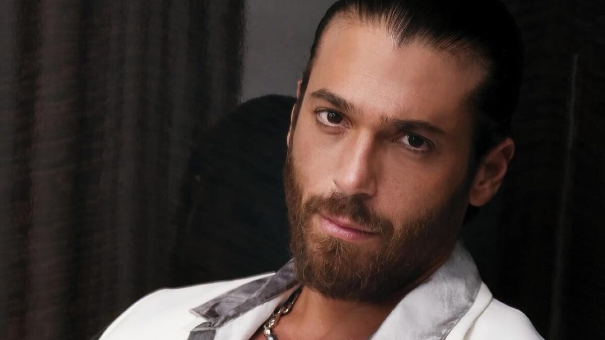 Can Yaman, look chic per lanciare il suo Uovo di Pasqua: quanto costa?