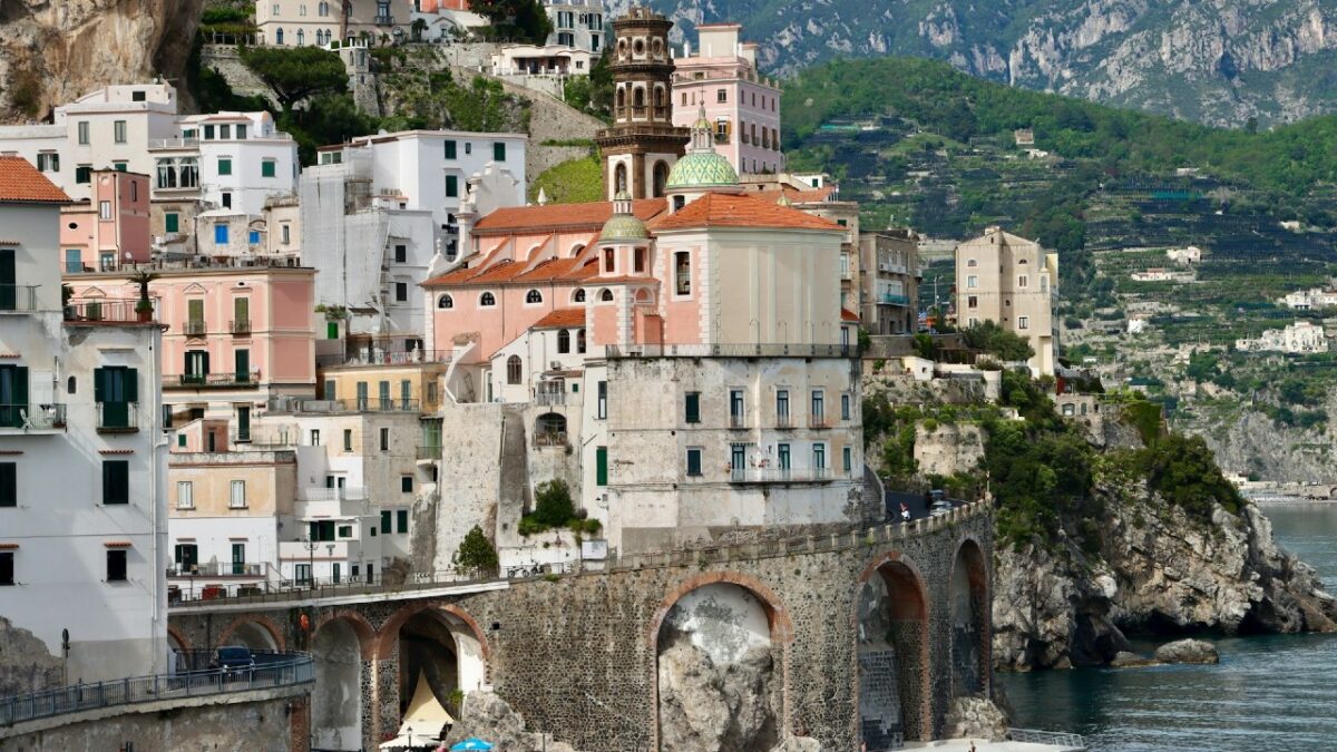 Questo borgo è un set cinematografico incantevole. Da visitare!