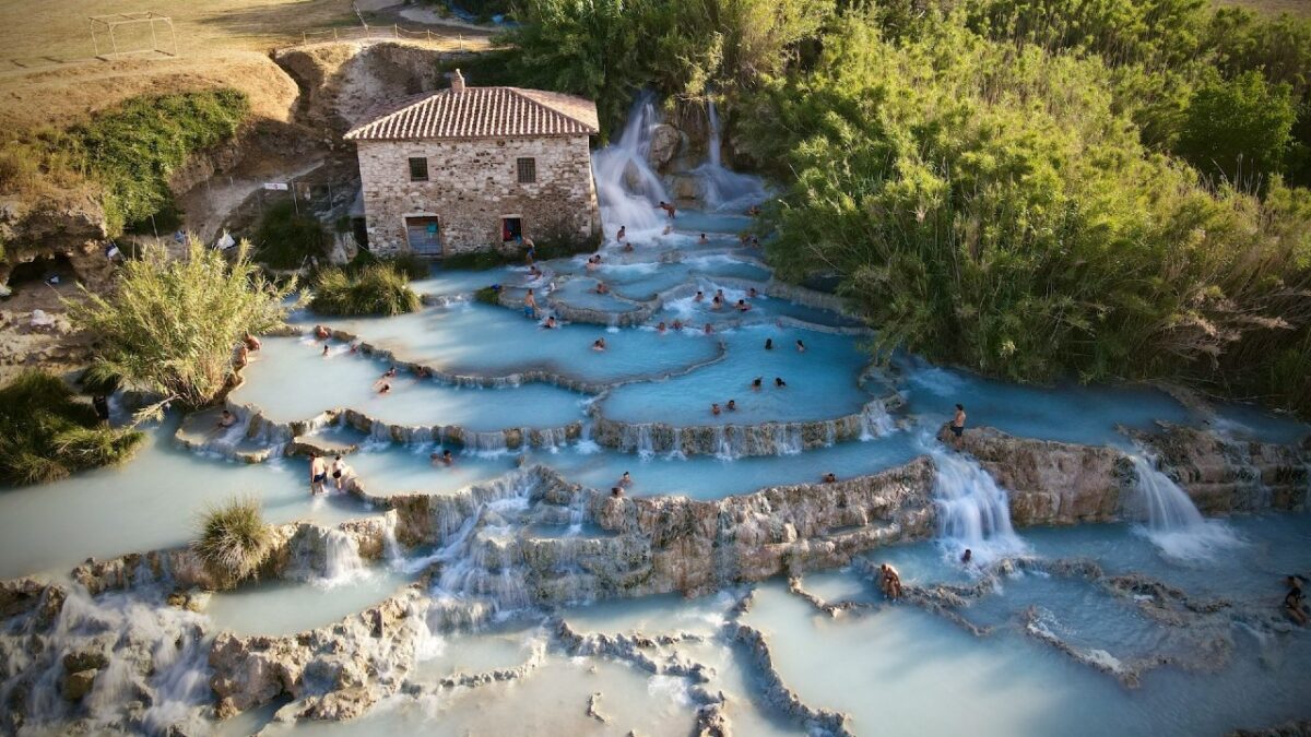 Viaggio con le amiche: 3 borghi da visitare in occasione della Festa della Donna