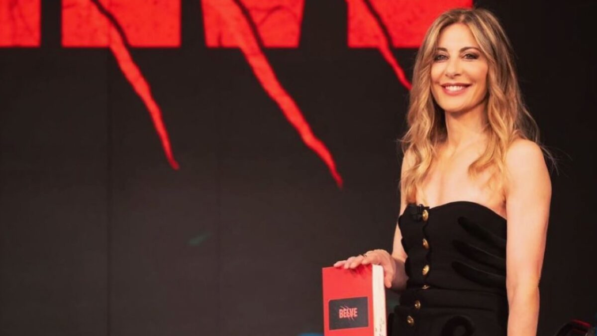 Francesca Fagnani, per il ritorno in Tv sceglie l’abito Schiaparelli: costa una fortuna!