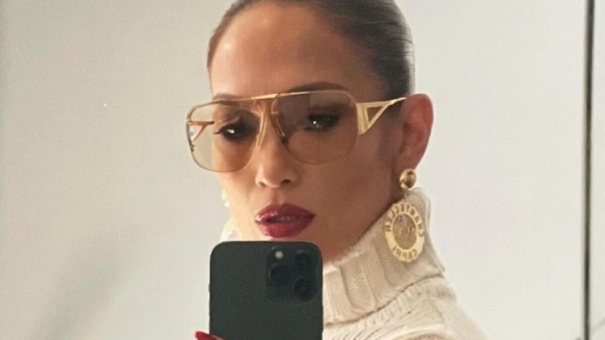 Jennifer Lopez, per la serata con le amiche sfoggia la Borsa da mezzo Milione di dollari!