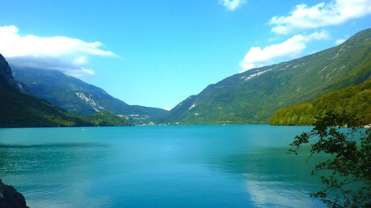 Gita di primavera sul Lago di Molveno, tra Borghi e paesaggi da sogno…