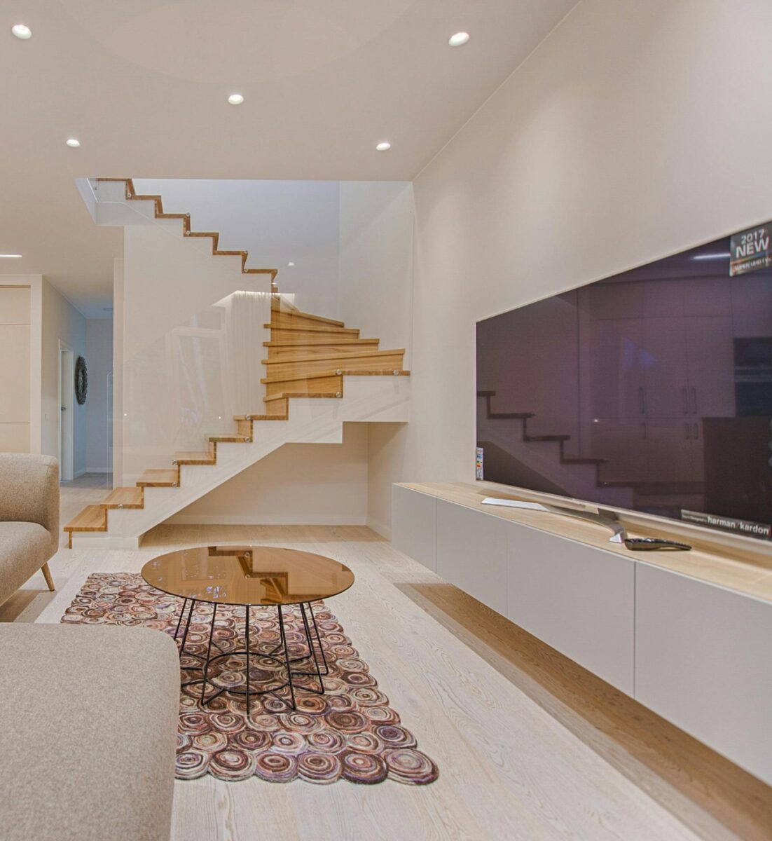 Galleria foto 'Come arredare un soggiorno stretto e lungo: consigli per ottimizzare lo spazio' - foto 2