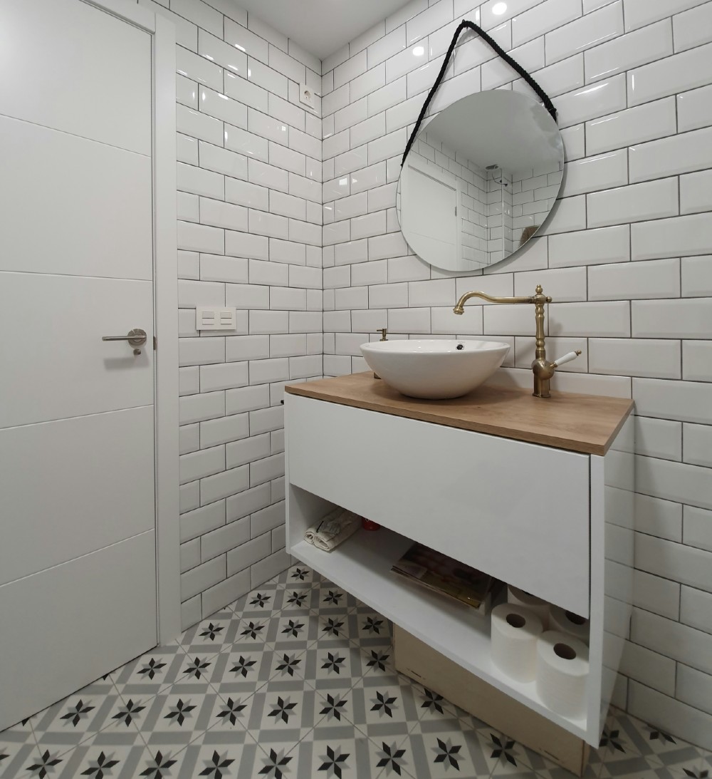 Galleria foto 'Il design chic delle Piastrelle in stile Metropolitana per Bagno e Cucina' - foto 1