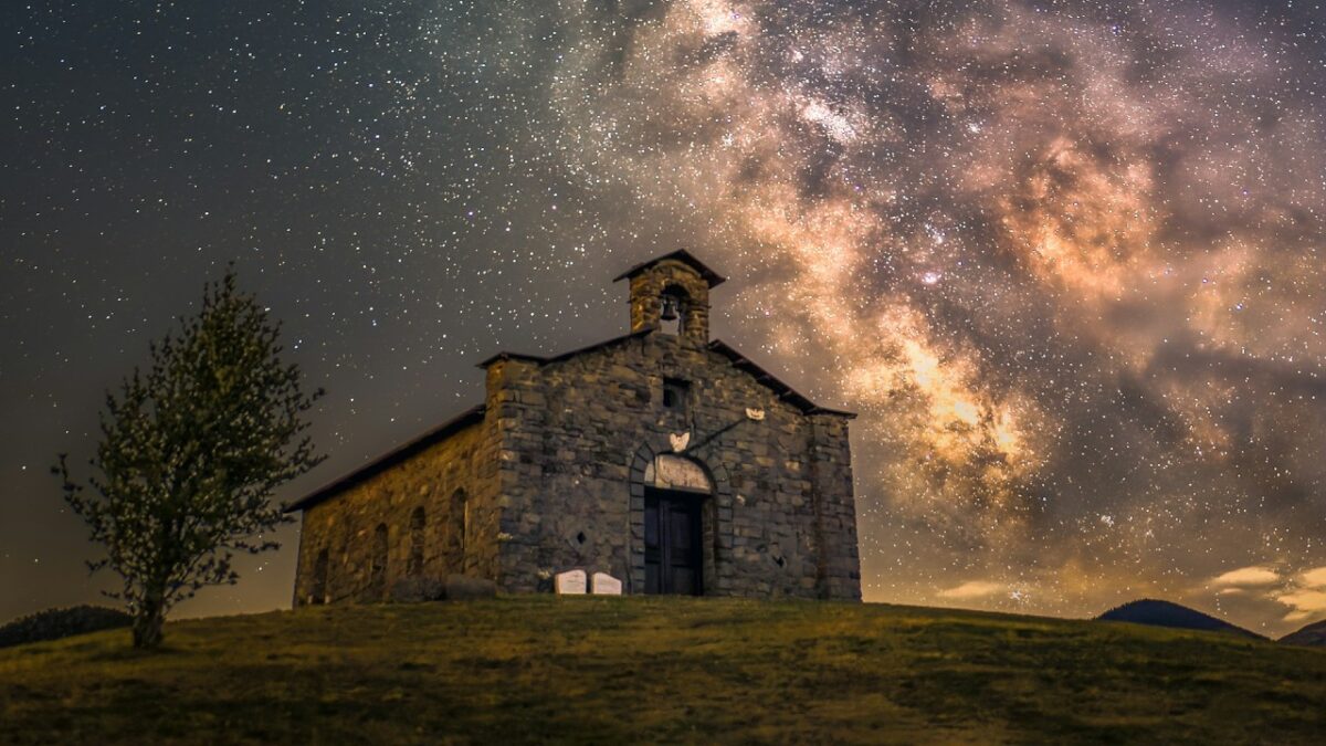 Un misterioso Borgo della Lunigiana avvolto nella leggenda. Resterete a bocca aperta!