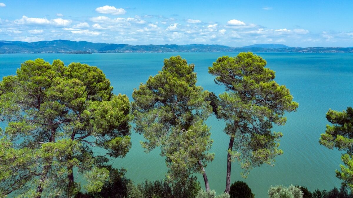 Un piccolo Borgo nascosto sul Lago Trasimeno: non tutti lo conoscono ma è un vero incanto