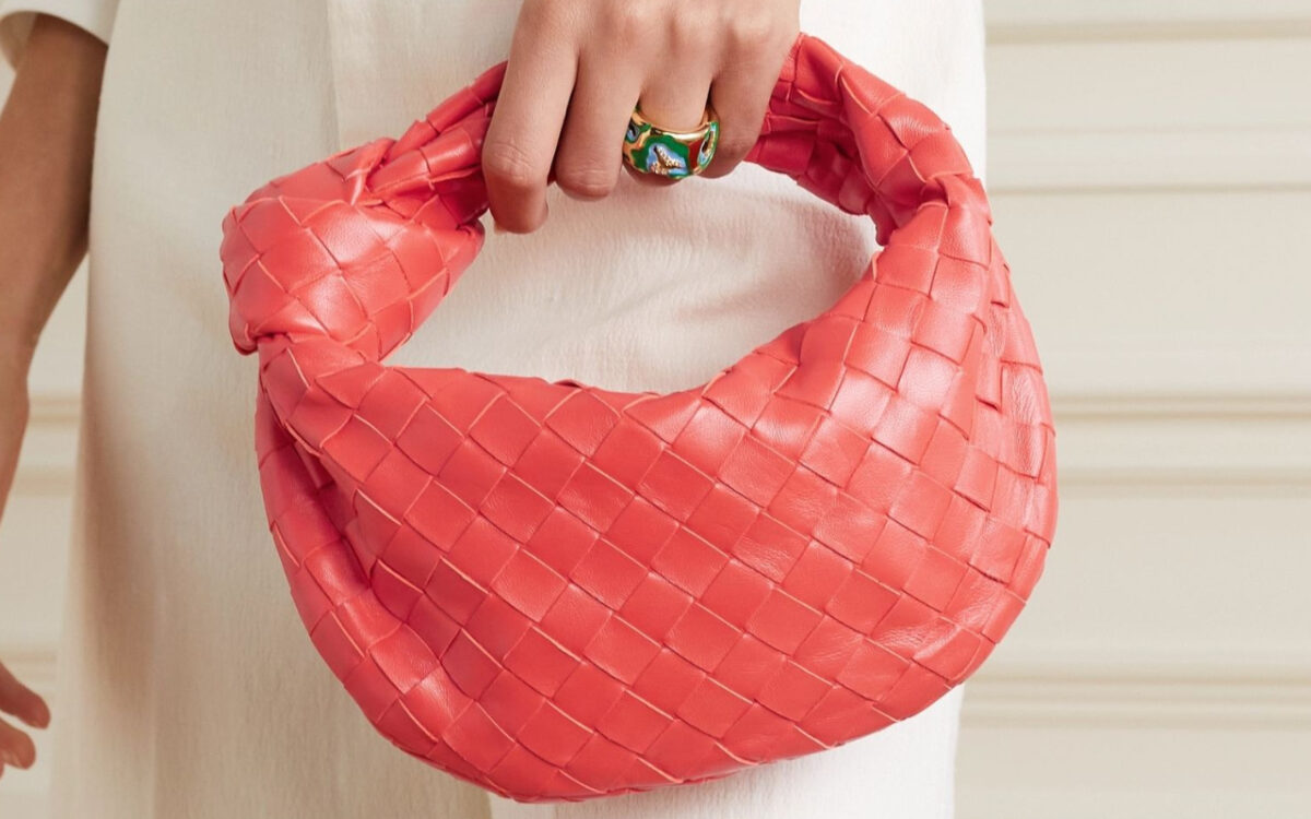 Le borse colorate più cool del momento sono queste. Che stile!