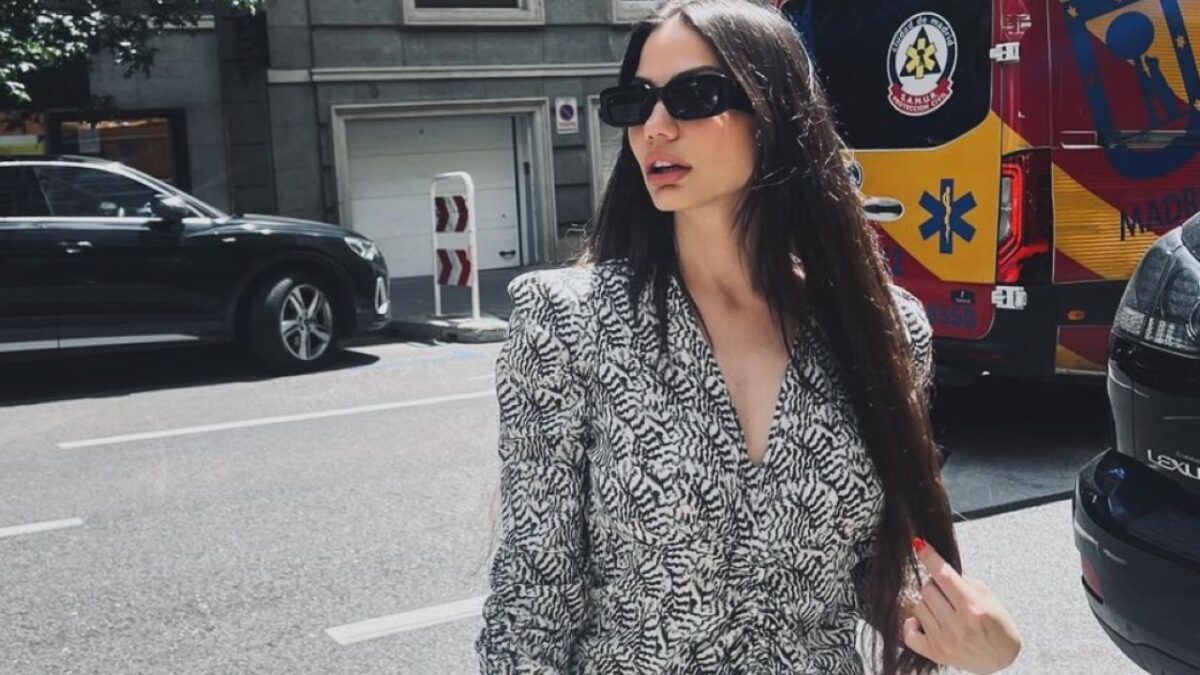 Demet Ozdemir, la Borsa di paglia è griffata e costosa: guarda