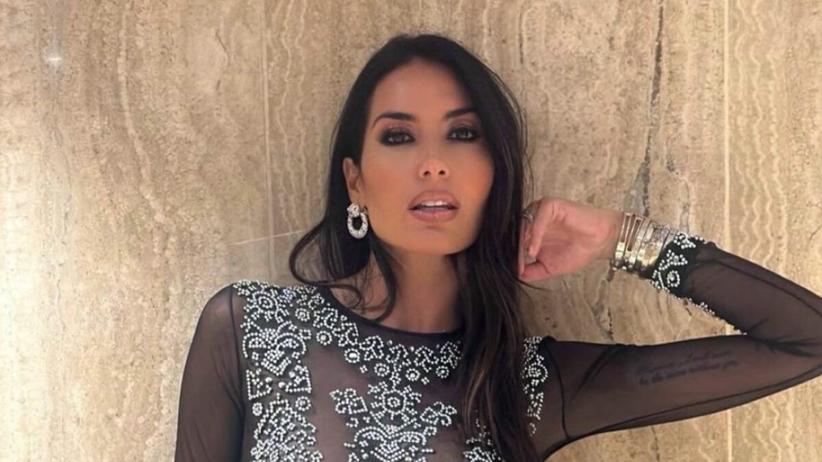 Elisabetta Gregoraci, il Look firmato Louis Vuitton costa un capitale!
