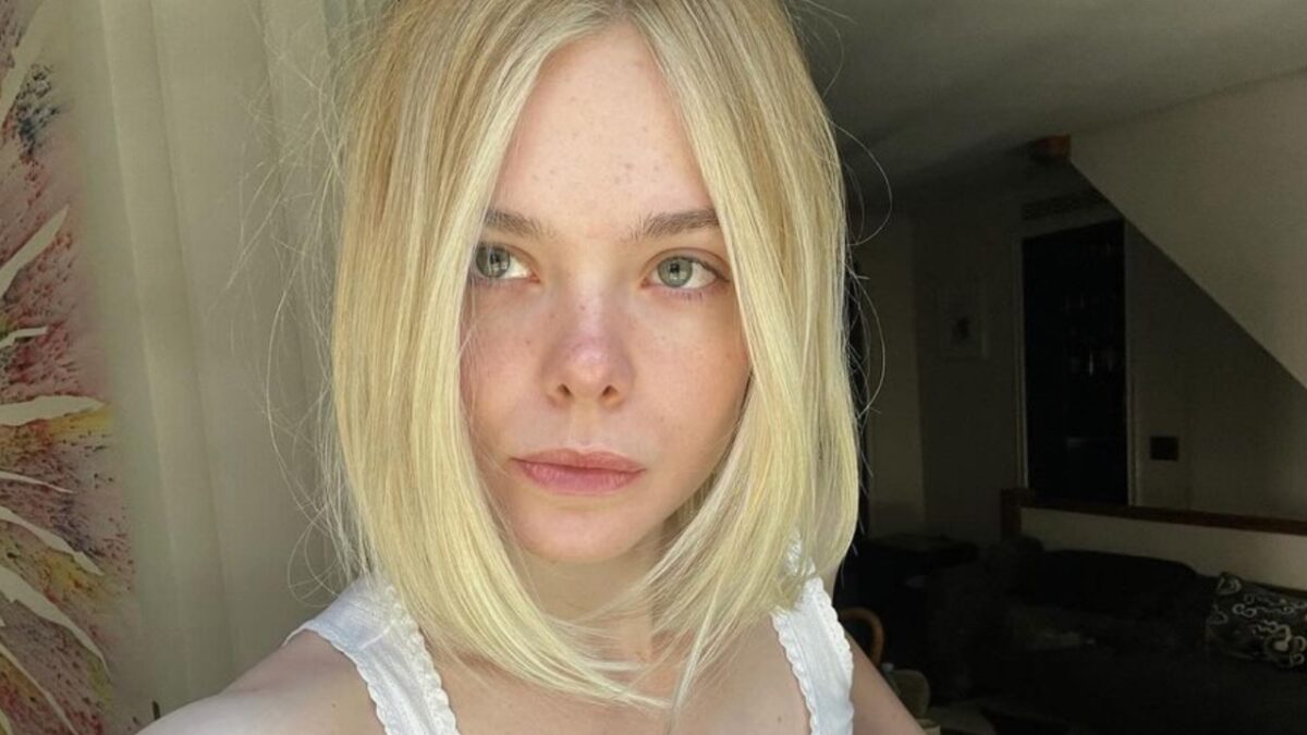 Elle Fanning indossa l’orologio Cartier da oltre 50mila euro, che lusso!