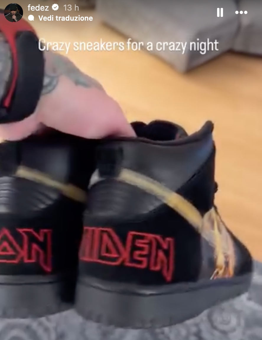 Galleria foto 'Fedez lancia “Sexy Shop” tra riferimenti a Chiara Ferragni e accessori di lusso' - foto 1