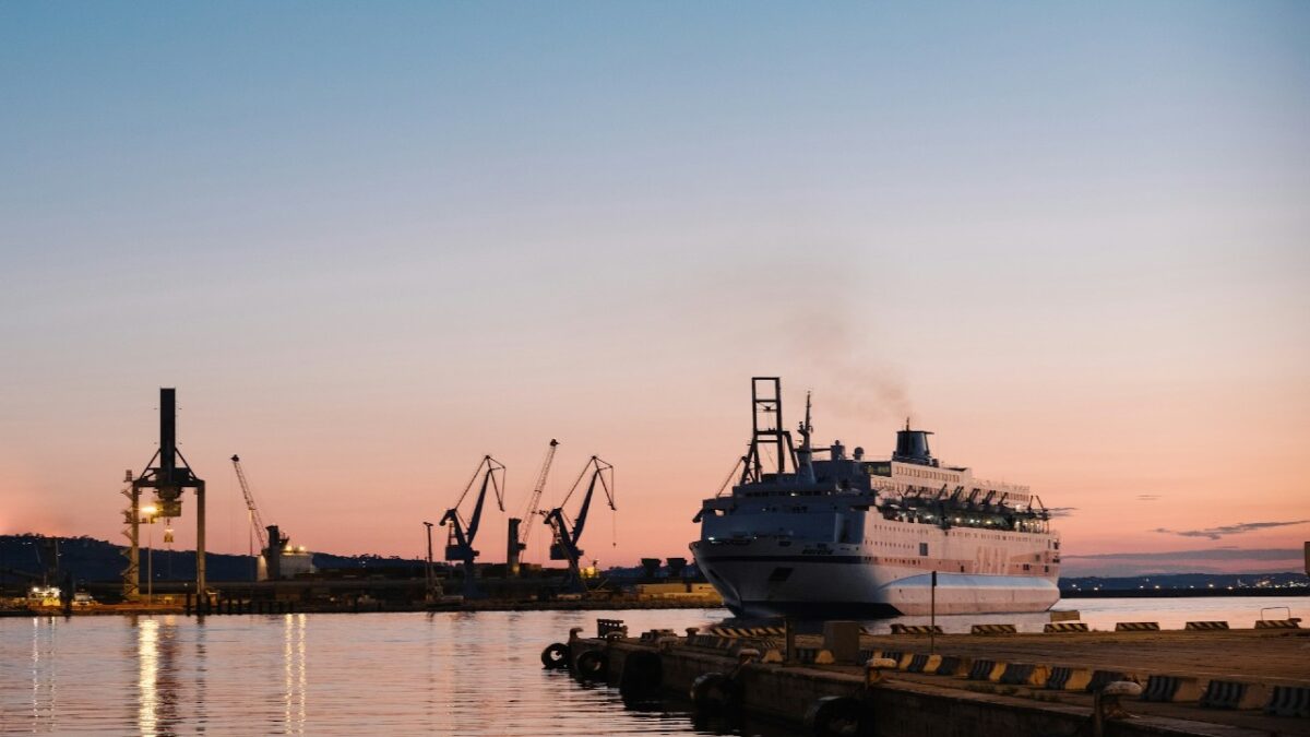 In questa località l’alba e il tramonto si vedono sul mare. E’ l’unica in Italia!