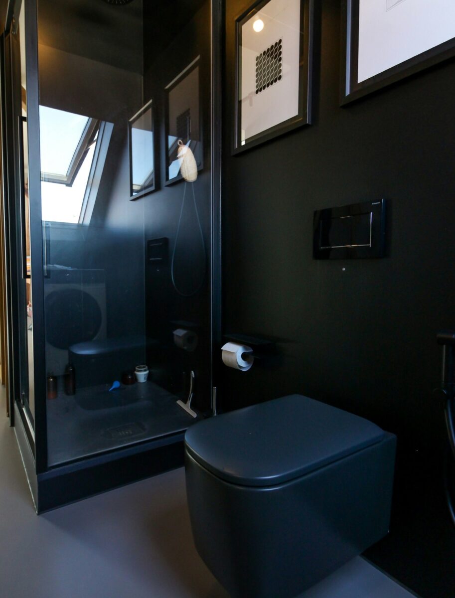 Galleria foto 'Sogni un Bagno Nero o con tonalità scure? Ecco pro e contro…' - foto 4