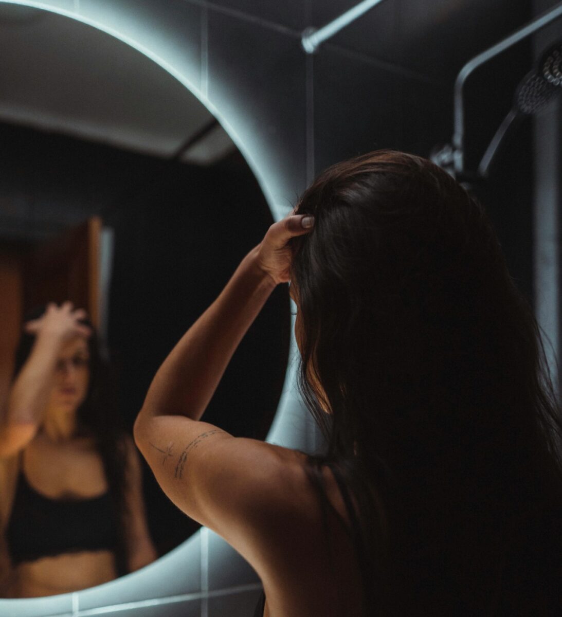 Galleria foto 'Sogni un Bagno Nero o con tonalità scure? Ecco pro e contro…' - foto 1