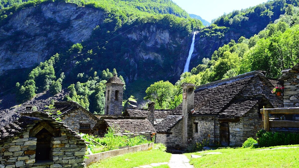 Un piccolo borgo svizzero davvero senza tempo, non c’è neppure l’elettricità!