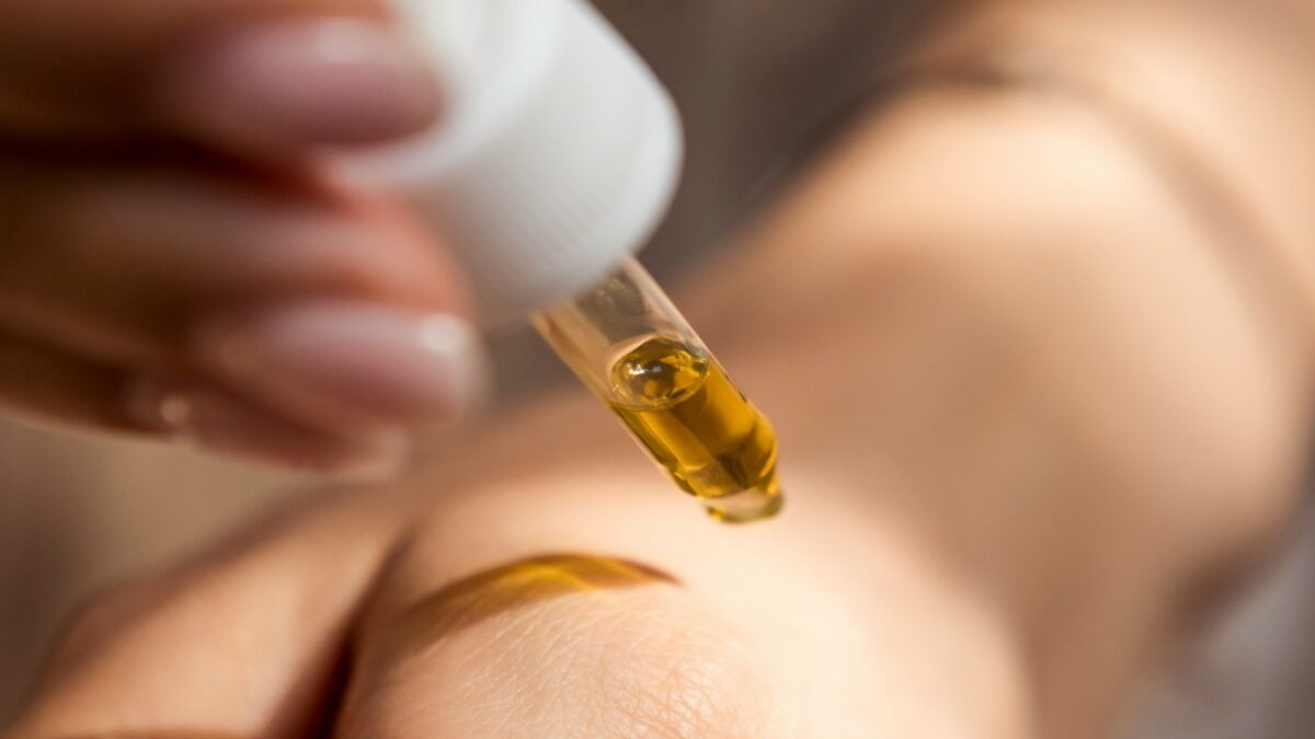 Siero illuminante, un must della skincare estiva: ecco i migliori da provare…