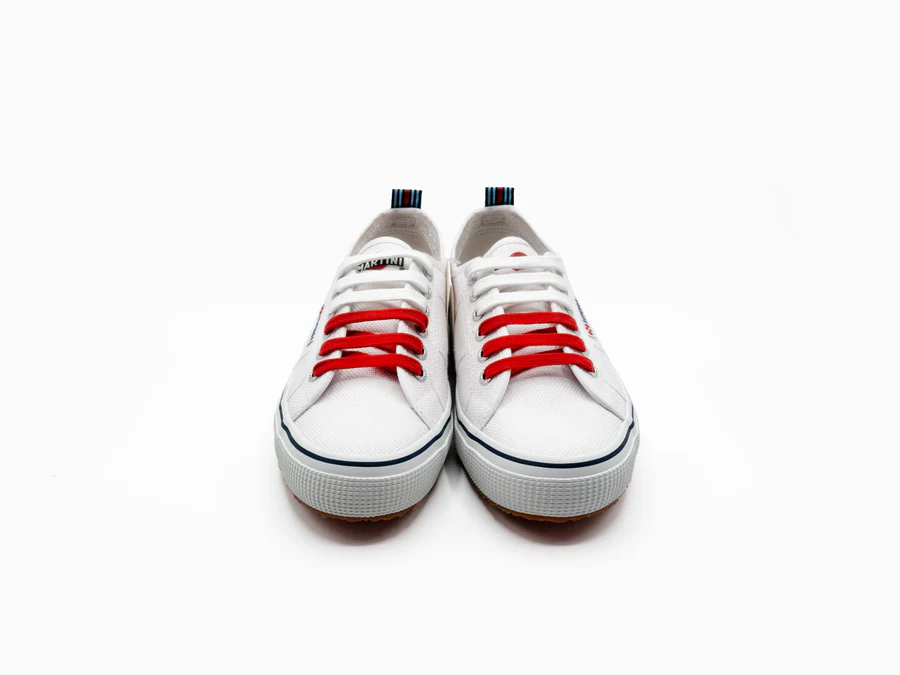 Galleria foto 'Le Top Sneakers per la Stagione Estiva: Nike, Adidas e molto altro ancora…' - foto 4