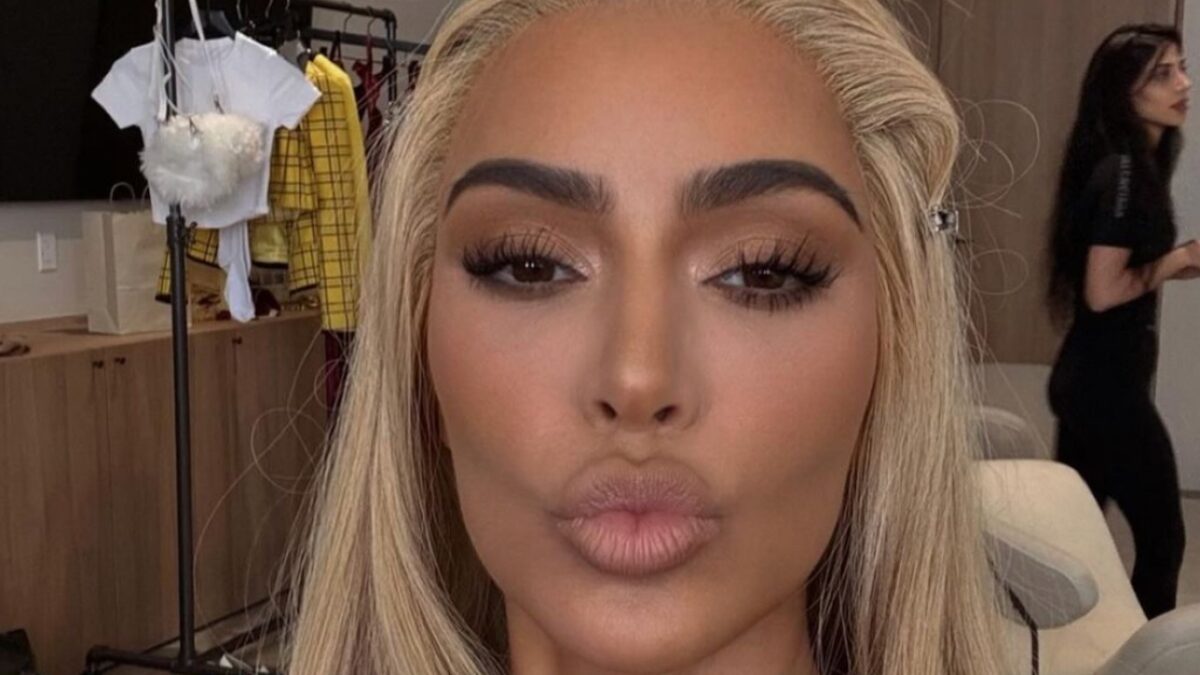 Kim Kardashian spende 25mila dollari per l’abito di Janet Jackson nel video “If”