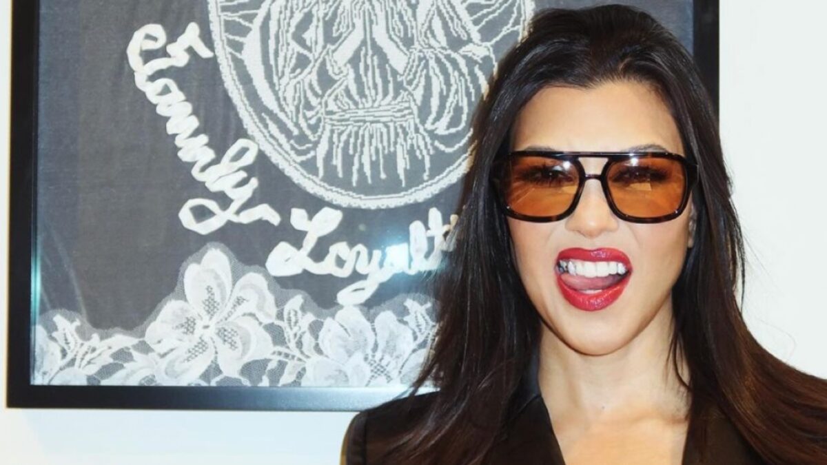 Kourtney Kardashian, weekend in famiglia con la Chevrolet vintage da 40mila dollari!