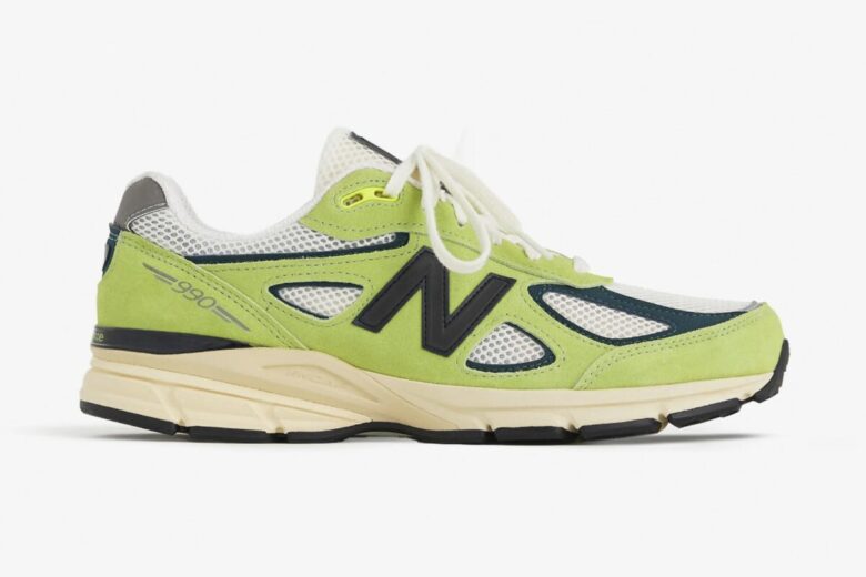 New Balance 990v4