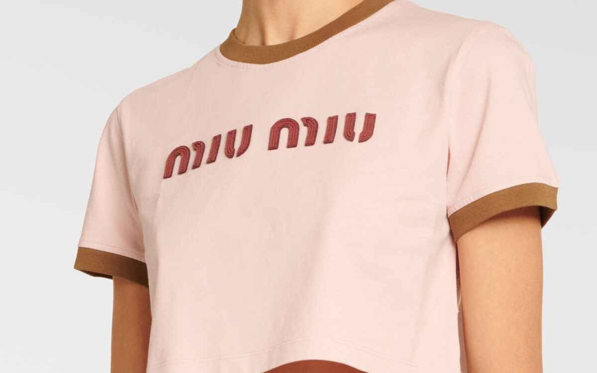 Sono queste le t-shirt più cool del momento da acquistare ASAP!