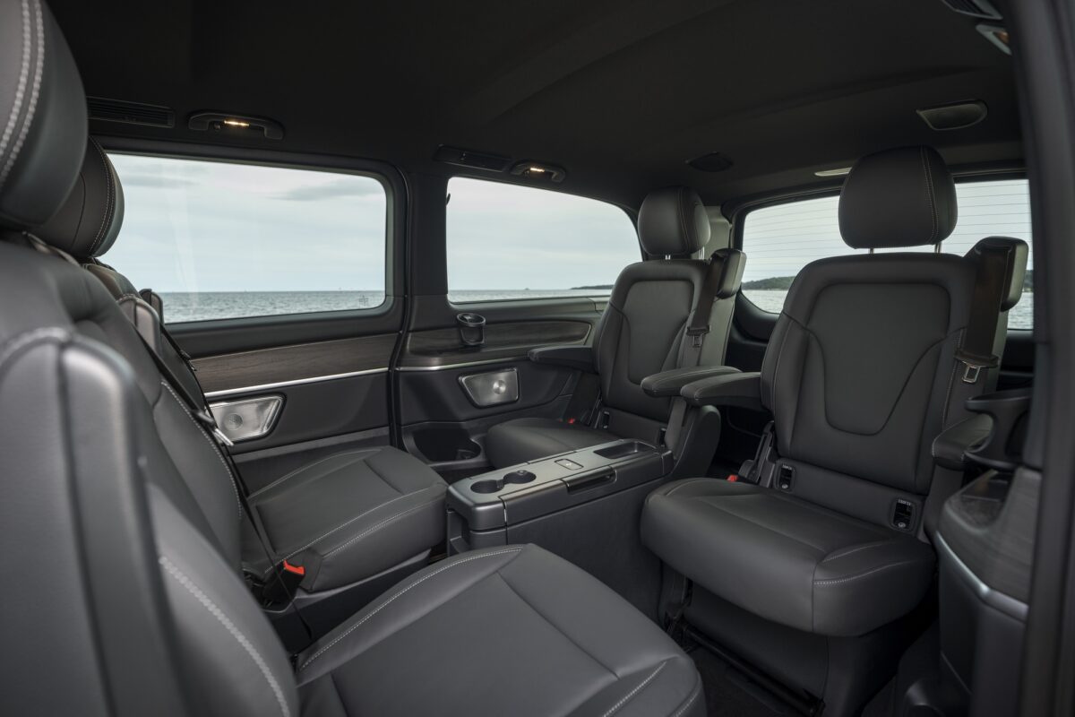 Galleria foto 'Il suo nome è Mercedes-Benz Classe V, ed è il Van più Cool (e Chic) del mercato delle Auto' - foto 1