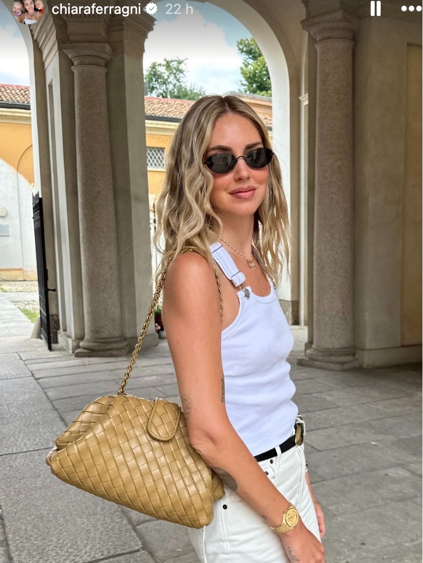 Galleria foto 'Chiara Ferragni sfoggia la preziosa borsa Bottega Veneta, che prezzo' - foto 1