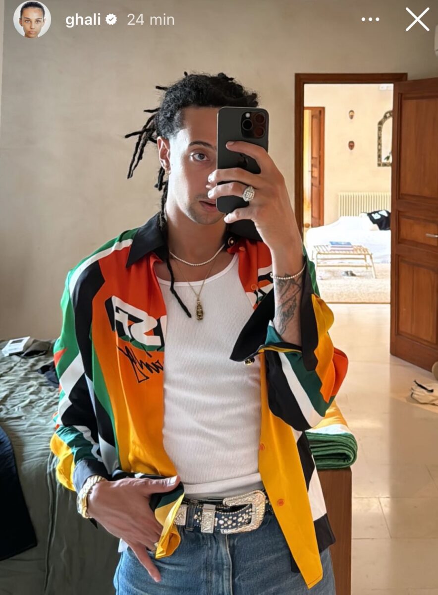 Galleria foto 'Ghali spende oltre 5mila euro per il suo nuovo Look alla moda (FOTO)' - foto 2