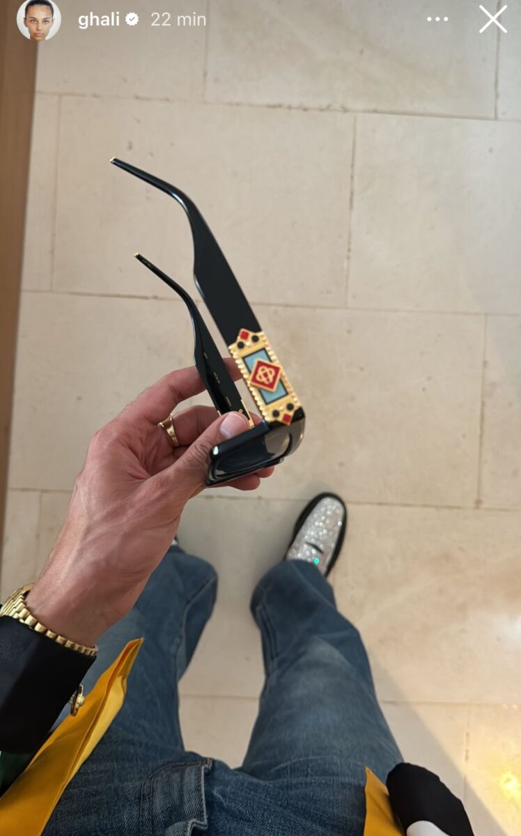 Galleria foto 'Ghali spende oltre 5mila euro per il suo nuovo Look alla moda (FOTO)' - foto 1