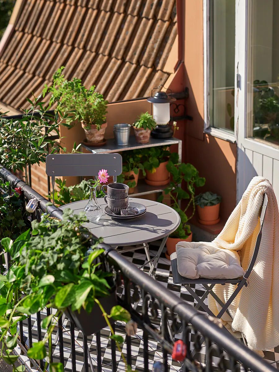 Galleria foto 'Come arredare un piccolo Balcone con mobili e complementi IKEA' - foto 2