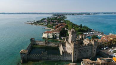Le spiagge di questi borghi lacustri della Lombardia sono la meta perfetta in cui rilassarsi